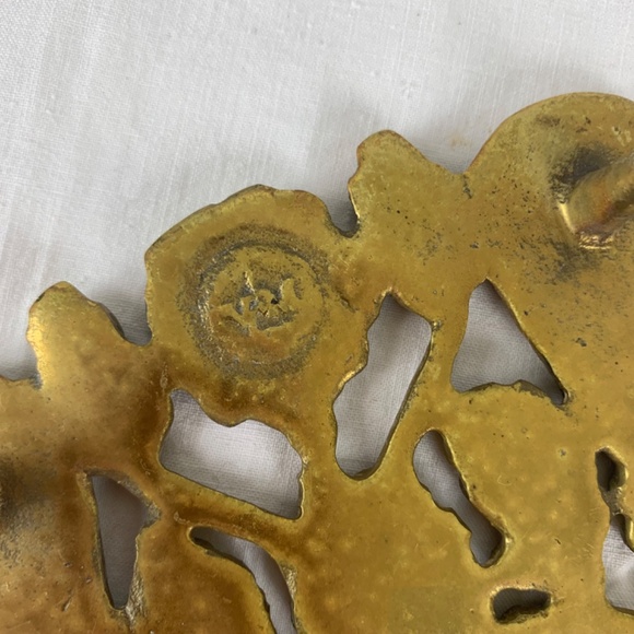 Vintage Brass Virgina Metalcrafters Ornate Trivet Wall Decor Excellent Condition - Picture 4 of 10